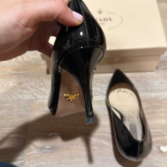 Prada patent leather black heels - Picture 11 of 14